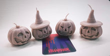 Load image into Gallery viewer, Mini Pumpkin Candles (set of 4)